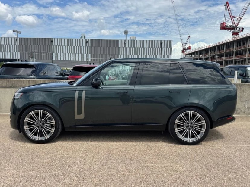 2025 Land Rover Range Rover - Image 2
