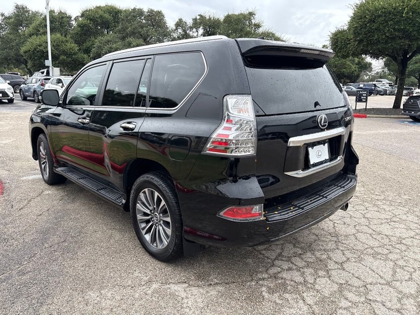 2022 Lexus GX - Image 3