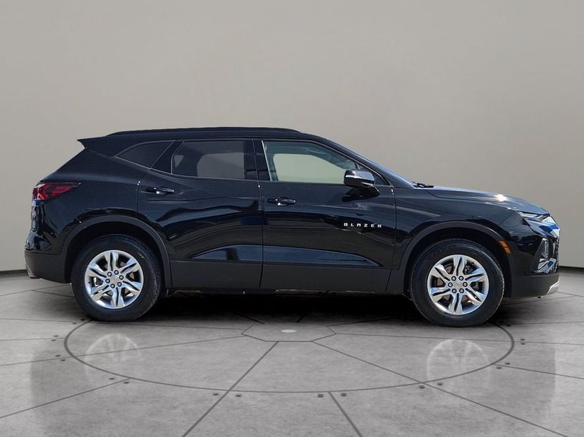 2022 Chevrolet Blazer - Image 3