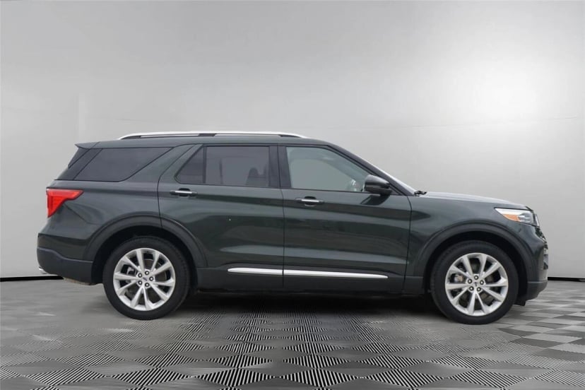 2022 Ford Explorer - Image 1