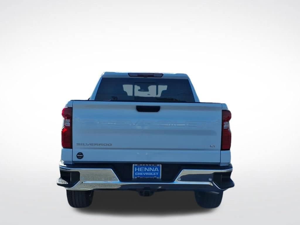 2026 Chevrolet Silverado - Image 2