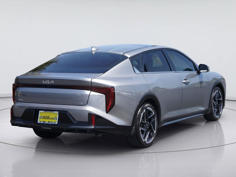 2025 Kia K4 - Image 3