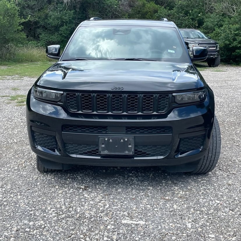 2023 Jeep Grand Cherokee L - Image 2