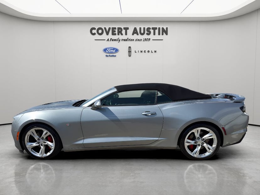 2023 Chevrolet Camaro - Image 2