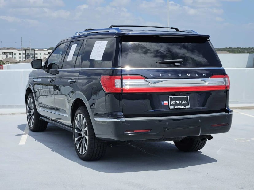 2021 Lincoln Navigator - Image 3
