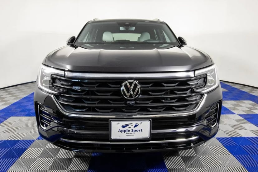 2024 Volkswagen Atlas Cross Sport - Image 1