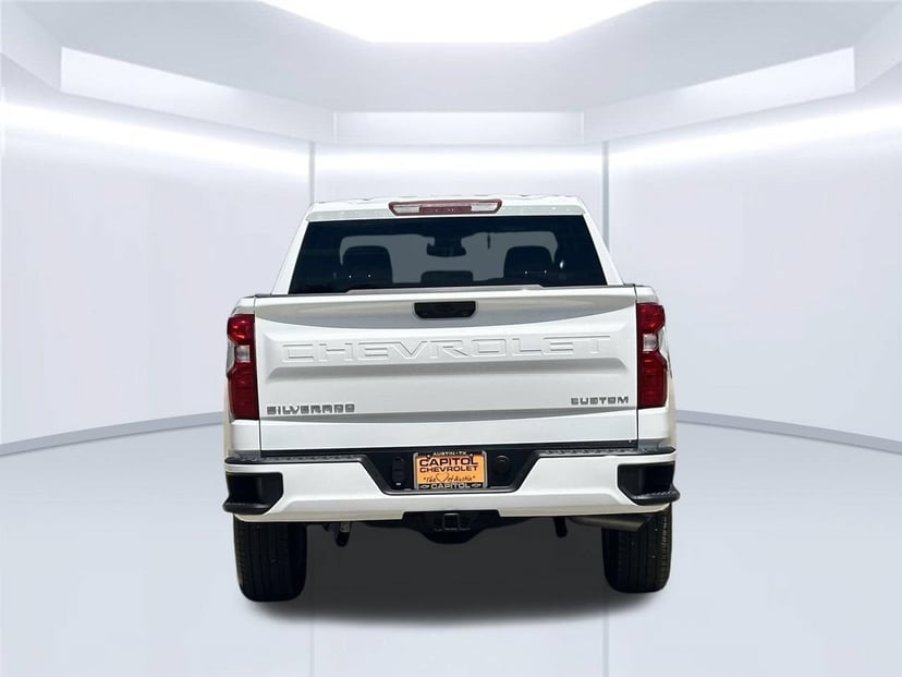 2026 Chevrolet Silverado 1500 - Image 2