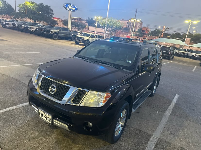 2012 Nissan Pathfinder - Image 1