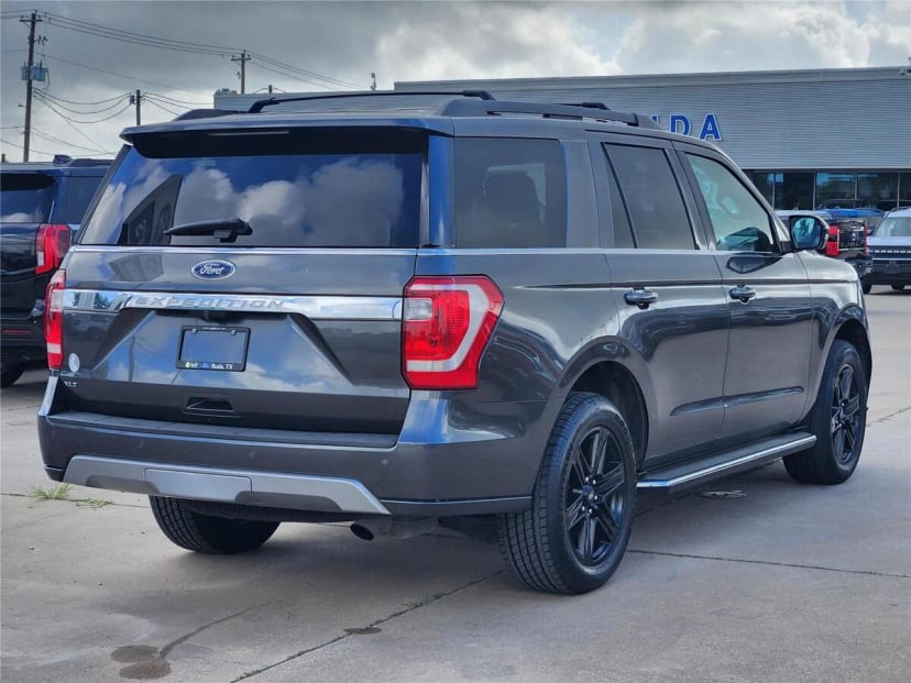 2021 Ford Expedition - Image 2