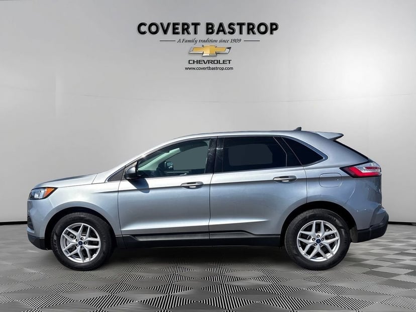 2022 Ford Edge - Image 2