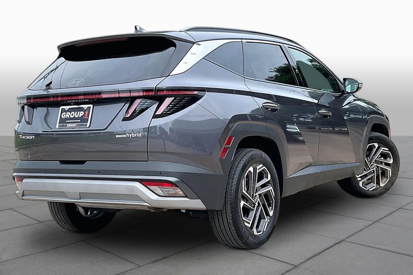 2025 Hyundai Tucson - Image 2
