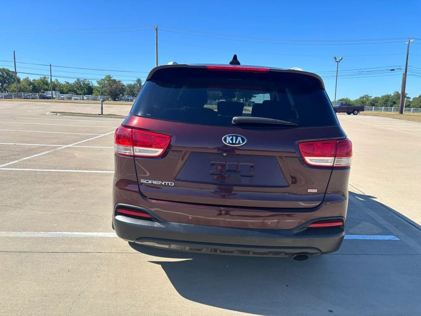 2017 Kia Sorento - Image 3