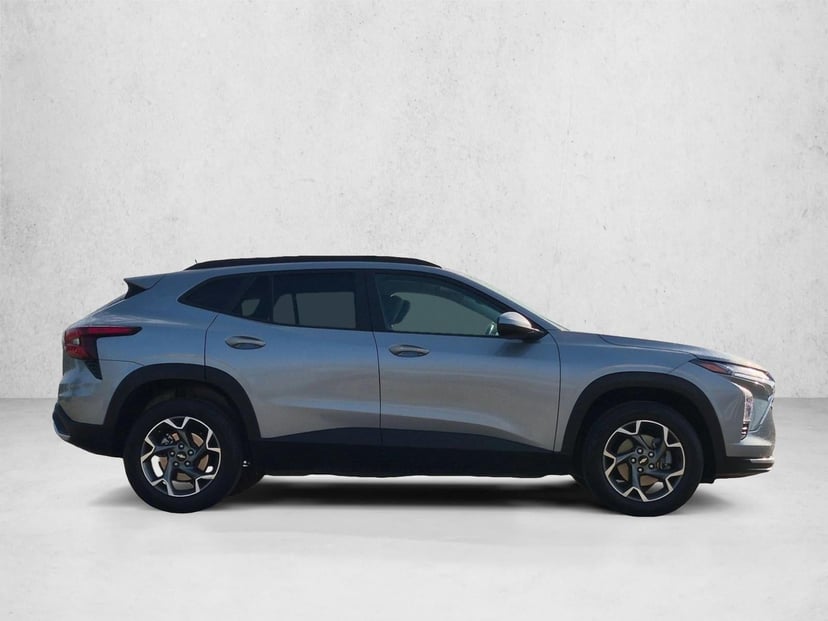 2025 Chevrolet Trax - Image 3