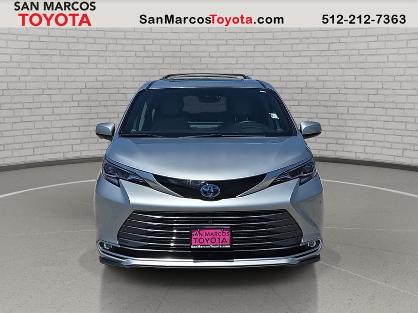 2025 Toyota Sienna - Image 2