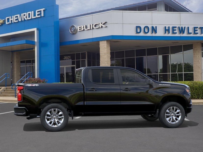 2026 Chevrolet Silverado 1500 - Image 2