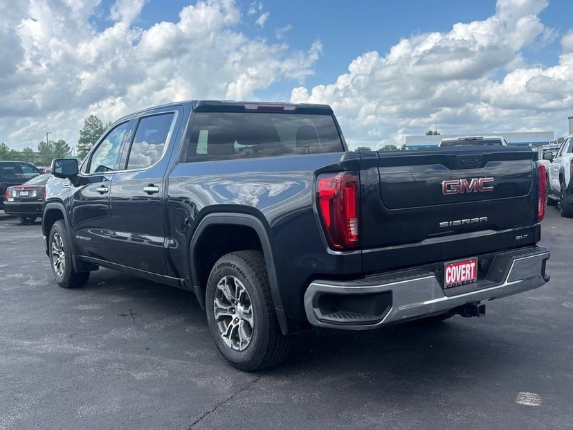 2025 GMC Sierra - Image 3