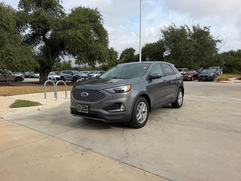2024 Ford Edge - Image 1