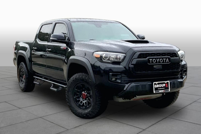 2019 Toyota Tacoma - Image 2