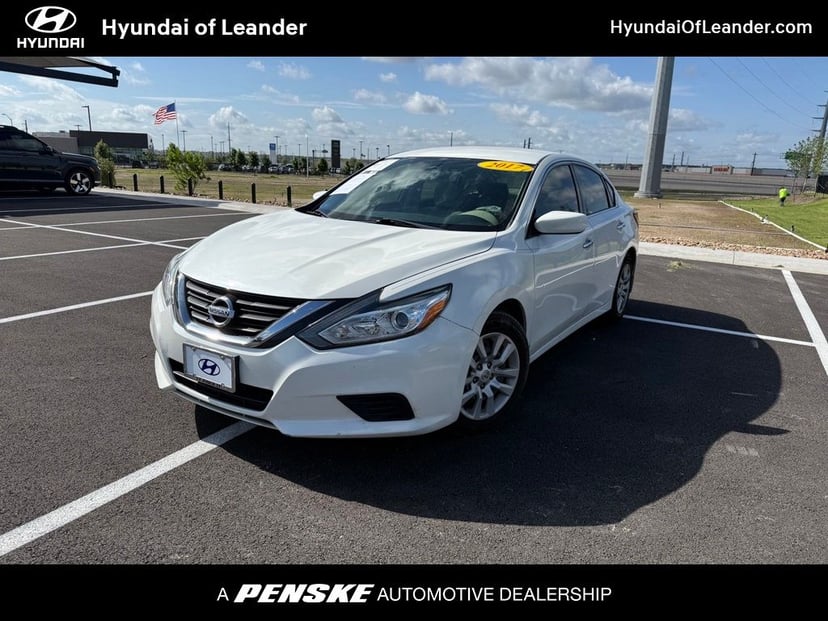 2017 Nissan Altima - Image 1