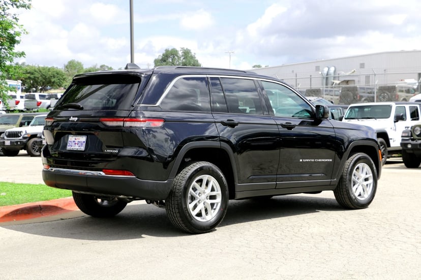 2026 Jeep Grand Cherokee - Image 2