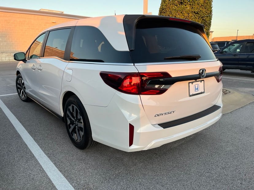 2026 Honda Odyssey - Image 3