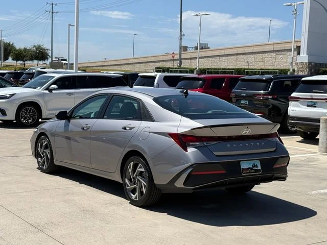 2025 Hyundai Elantra - Image 2