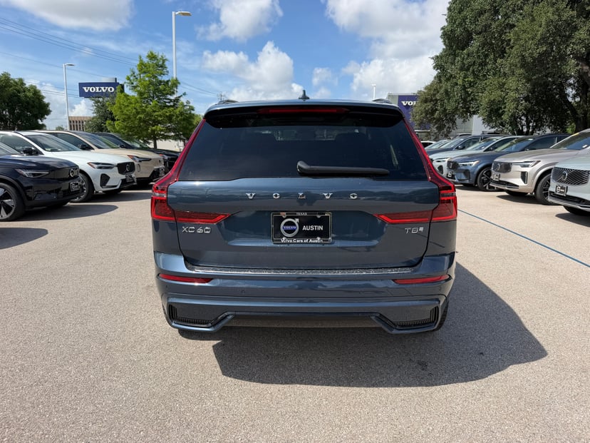 2026 Volvo XC60 - Image 3