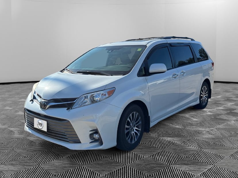 2020 Toyota Sienna - Image 1