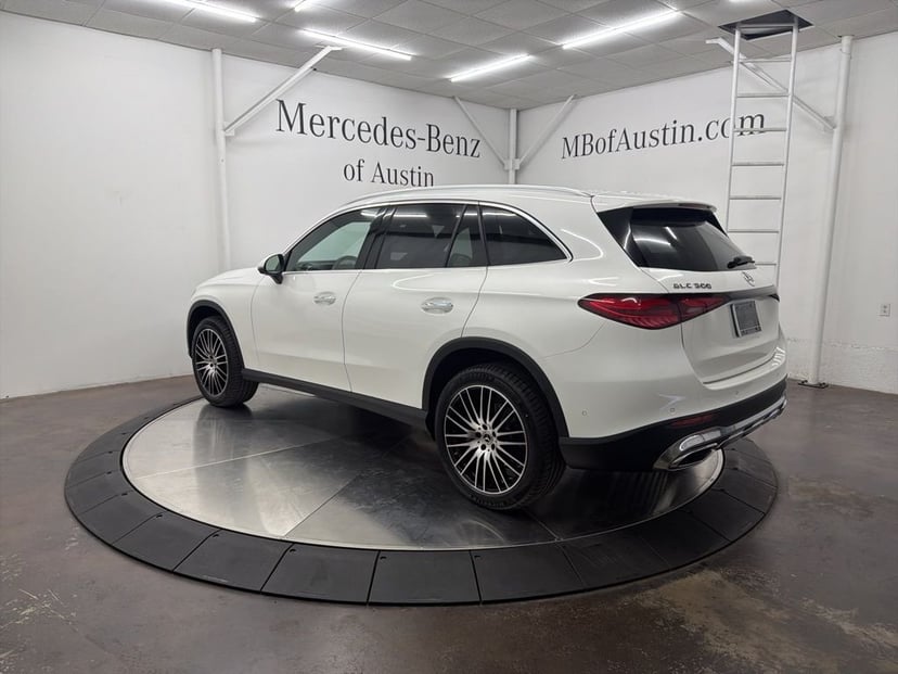 2026 Mercedes-Benz GLC - Image 2