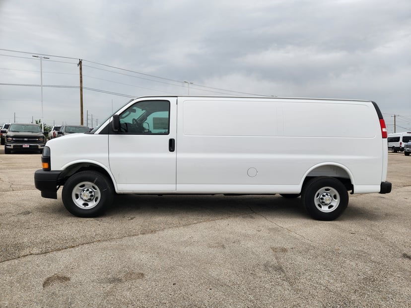 2026 Chevrolet Express Cargo - Image 2