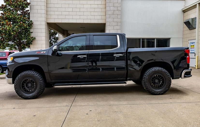 2023 Chevrolet Silverado - Image 2