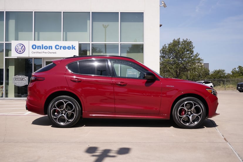 2023 Alfa Romeo stelvio - Image 2