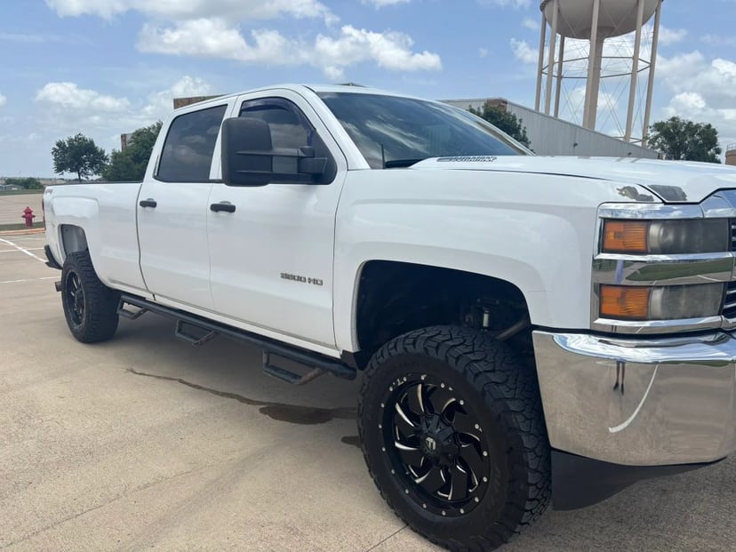 2015 Chevrolet Silverado - Image 2
