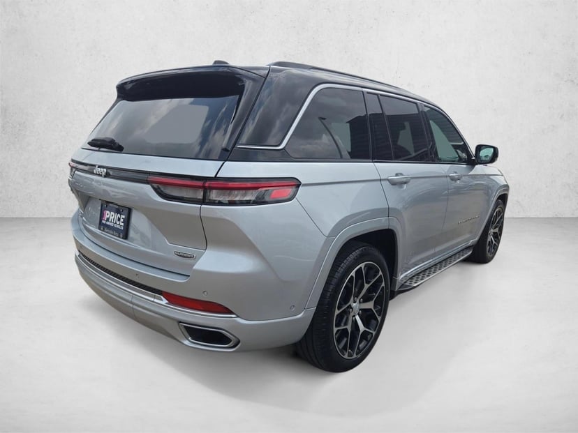 2025 Jeep Grand Cherokee - Image 3