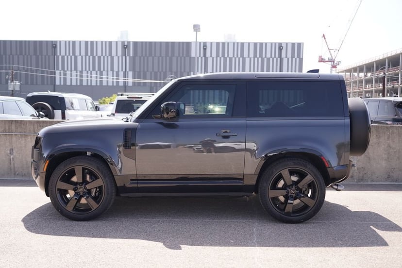 2026 Land Rover Defender - Image 2