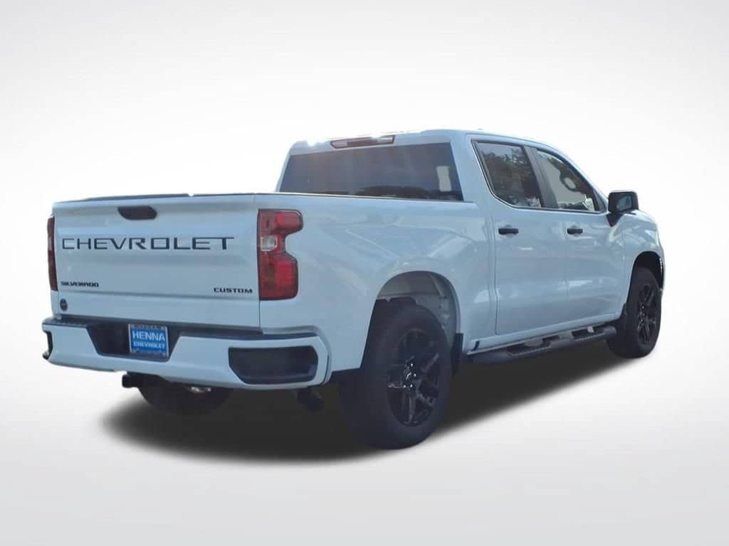2026 Chevrolet Silverado 1500 - Image 3