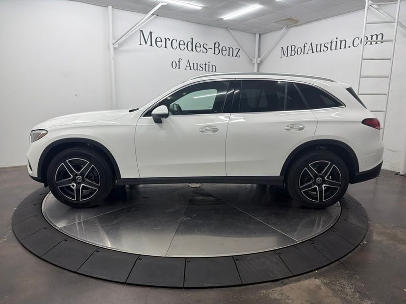 2027 Mercedes-Benz GLC - Image 2