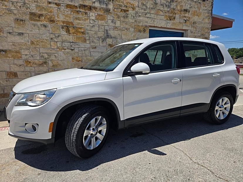 2009 Volkswagen Tiguan - Image 1