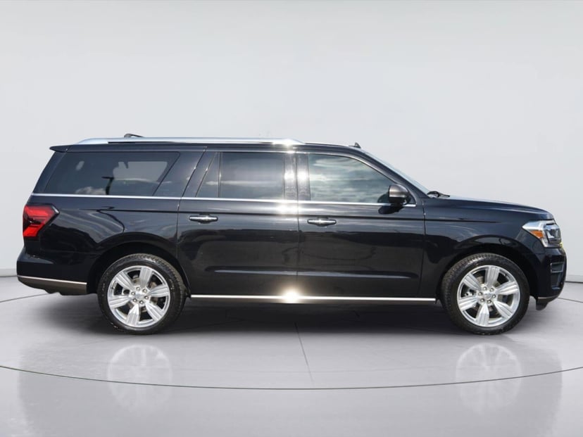 2022 Ford Expedition MAX - Image 2