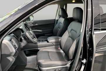 2026 Nissan Pathfinder - Image 3