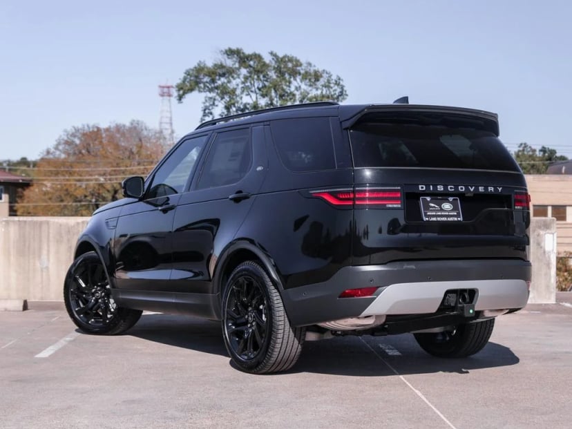 2025 Land Rover Discovery - Image 2