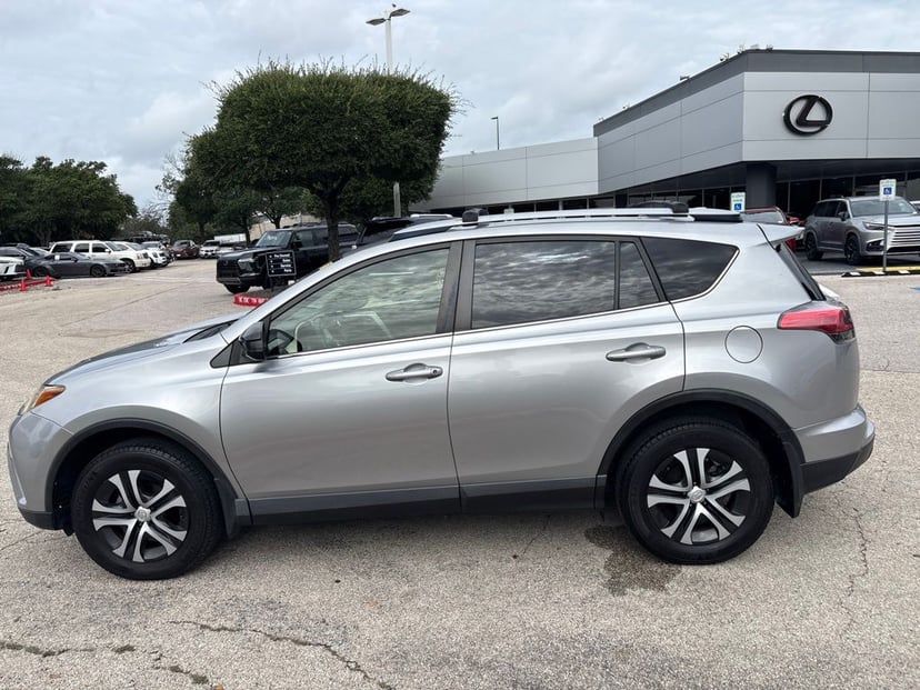 2018 Toyota RAV4 - Image 1