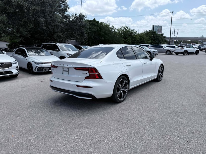 2024 Volvo S60 - Image 2