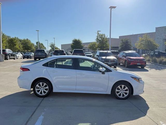 2026 Toyota Corolla - Image 2