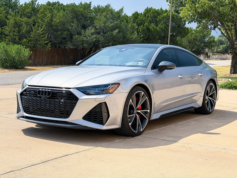 2022 Audi RS 7 - Image 1