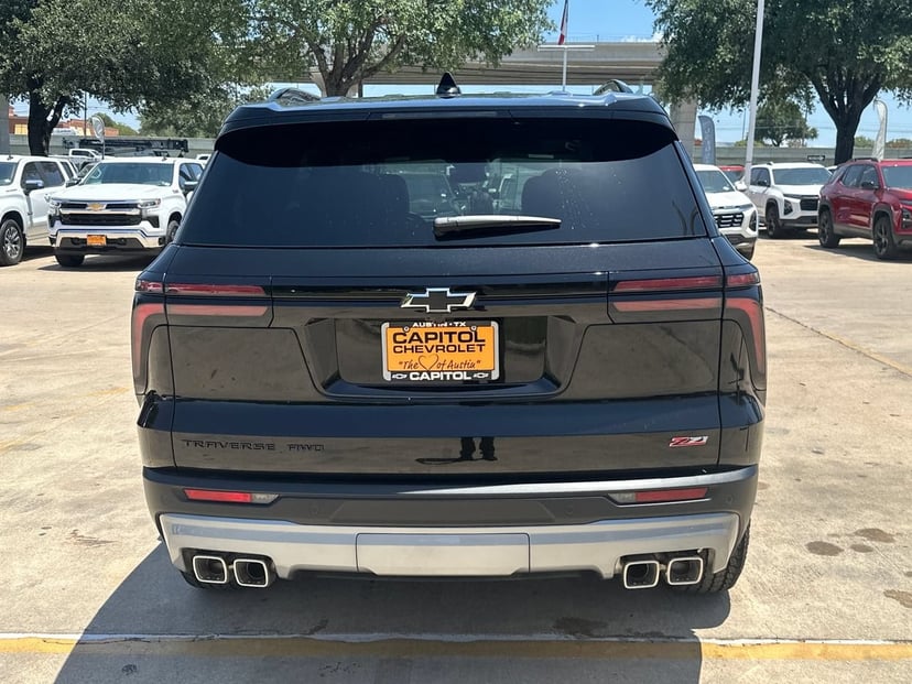 2026 Chevrolet Traverse - Image 3