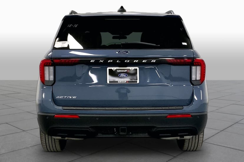 2026 Ford Explorer - Image 2