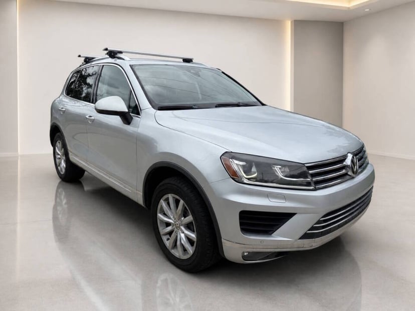 2016 Volkswagen Touareg - Image 1