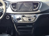 2023 Chrysler Pacifica - Preview 12