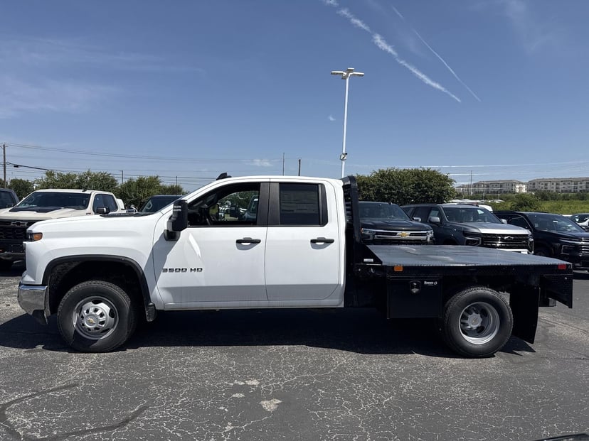 2025 Chevrolet Silverado 3500 HD - Image 2